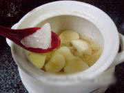 Snow pear soup with porcini mushroom
