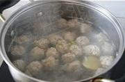 Cabbage soup with balls
