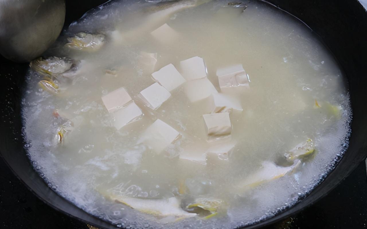 Yellow fish soup with tofu
