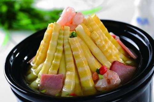 Spring bamboo shoots with southern meat
